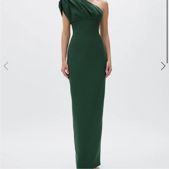 Rachel Gilbert Green One-Shoulder Gown for Weddings
Winnie Dress - Picture 4 of 4